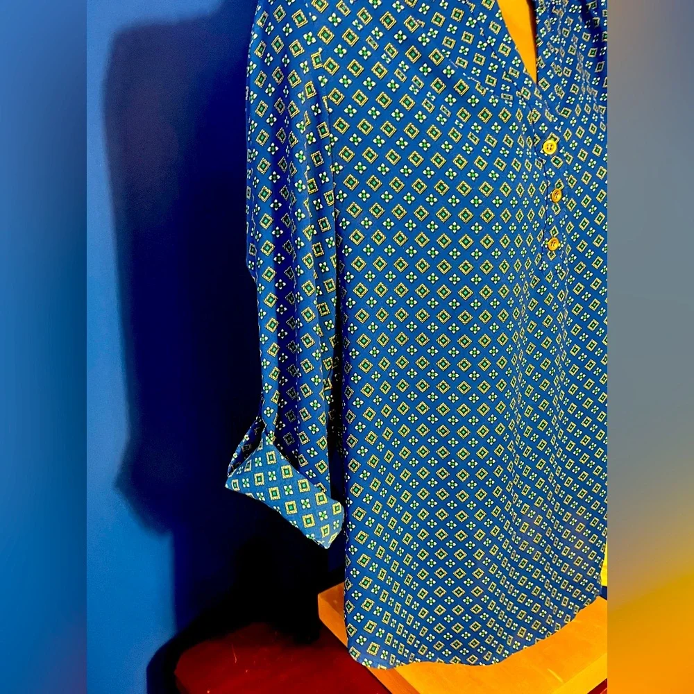 Christin Michaels blouse, small, EUC, bright blue, gold buttons - Picture 10 of 14